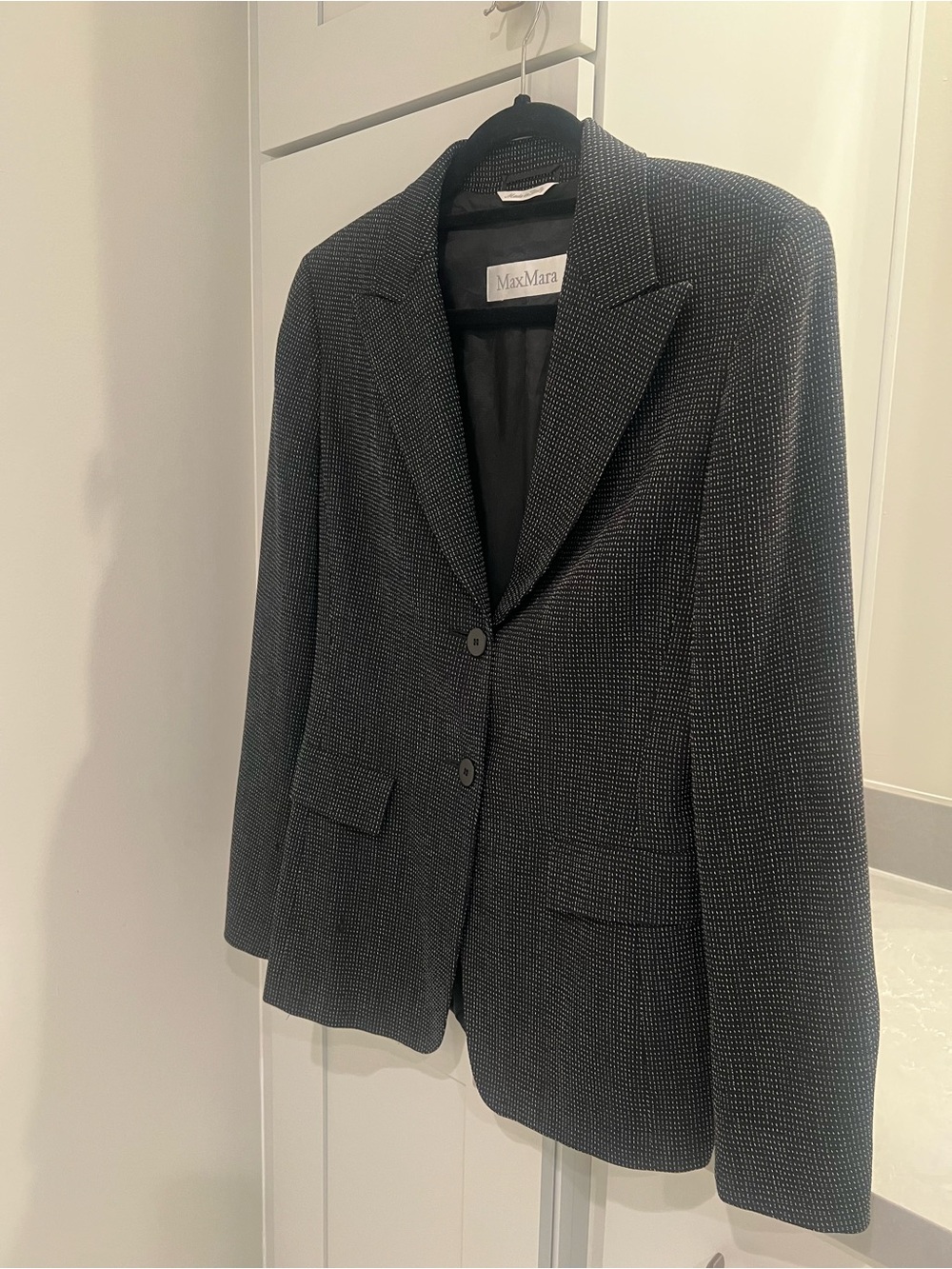 MaxMara Black Textured Two-Button Blazer-Made in Italy LIKE NEW